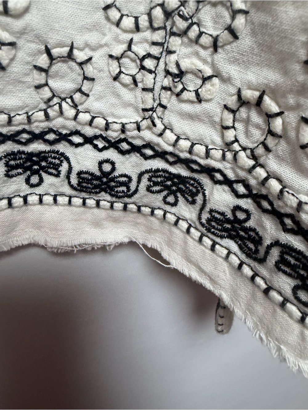Zara White Tunic Top with Black Embroidery - Picture 5 of 9